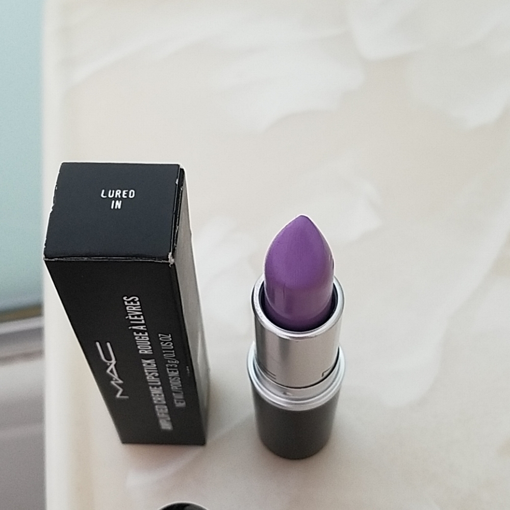 🛑SOLD🛑Mac lured in